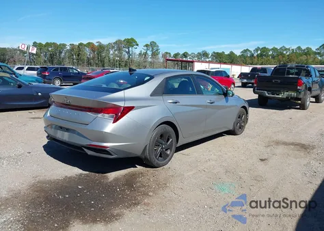 2022 Hyundai Elantra Sel from USA, damaged, VIN 5NPLM4AG8NH055312